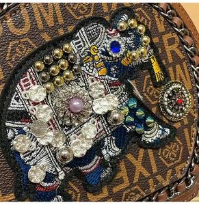 Bolso Cruzado Estilo Vintage para Mujer Loumixer, PVC con Forro Bordado de Elefantes, Bolsos de Mano de Lujo para Mujer - Product Image 6