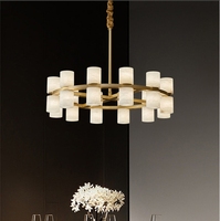 Lustre LED élégant en verre dépoli finition laiton, hauteur réglable, design circulaire - Luminaire de plafond de luxe pour salle à manger et salon
