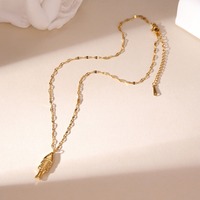 Collar de Acero Inoxidable con Baño de Oro de 18K, Serie Océano de Verano, Vida Marina, Esmalte Blanco Elegante, con Pez, Concha, Coral, Estrella de Mar y Tortuga