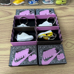 Meilleures ventes : Ensemble de porte-clés et pendentifs en PVC <span class=keywords><strong>Air</strong></span> <span class=keywords><strong>Force</strong></span>, série boîte à chaussures 3D, accessoires cadeaux et ornements suspendus de luxe pour voiture et sac - Product Image 3