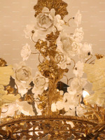 Luminaire suspendu classique de style villa européenne, corps principal en laiton doré, motif cygne, orné de pampilles en cristal, lumière blanc chaud