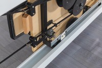 Machine de Pilates Reformer pliable en aluminium blanc, avec barre de repose-pieds réglable, pour entraînement commercial de fitness de haute qualité