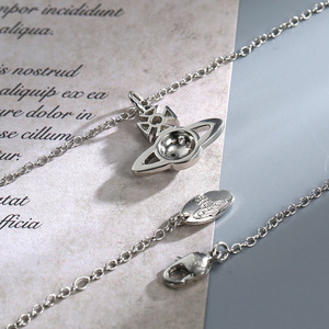 Conjunto de Collar y Pendientes de Latón con Circonitas para Mujer, Diseño de Luna, Saturno y Estrella, Estilo Reina Occidental Vivienne, Novedad, para Aniversario, Venta al por Mayor - Product Image 2