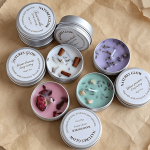 Candele di Lusso in Cera di Soia Fatte a Mano con Decorazioni di Fiori Secchi e Perle per Regali di Nozze, in Barattolo di Metallo, Profumate, per Arredamento Casa - Product Image 1