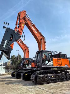 รถขุดไฮดรอลิกคุณภาพสูงราคาประหยัด 55 ตัน รุ่น ZX550LCH สำหรับงานก่อสร้างและวิศวกรรม - Product Image 1