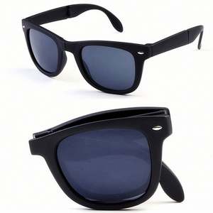 Lunettes de soleil pliantes à rivets tendance, vente en gros, pour hommes et femmes, avec étui à lunettes - Product Image 4