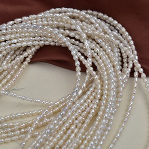 การจ่ายเงินสวัสดิการส่งท้ายปี การจัดการสินค้าอุปโภคบริโภค สร้อยคอมุกน้ำจืดจูจี้ งาน DIY ลูกปัดมุกธรรมชาติแบบกึ่งสำเร็จรูป - Product Image 3