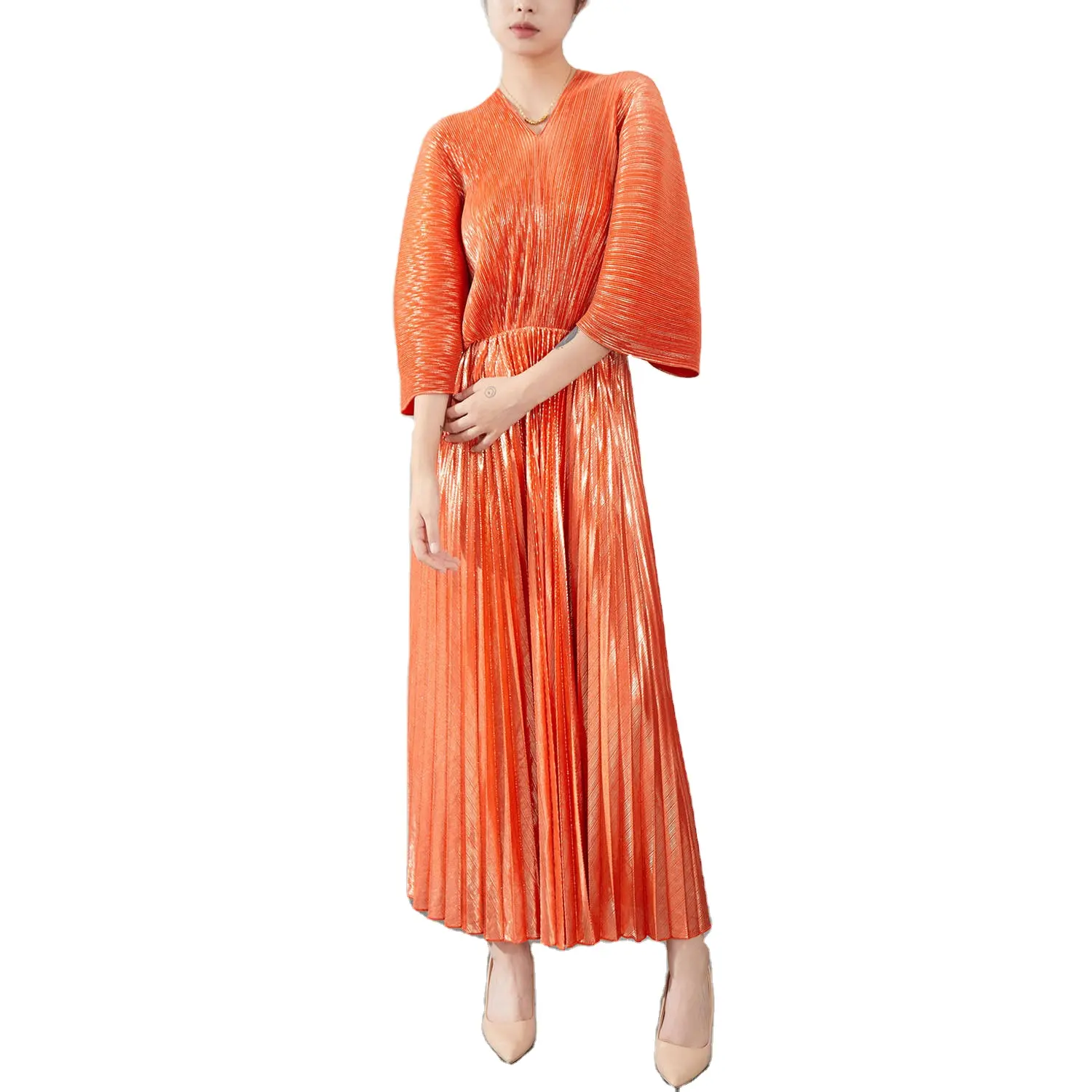 2024 Neuestes Design metallisches Polyester plissiertes Kleid glänzend locker aufgeweitet plissiert langes Kleid orange grün blau rosa