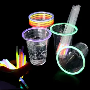 Özel Light up parti 16oz 20 adet tek kullanımlık plastik glow-in-the-koyu fincan ve parlak çubuk kolye saman kiti