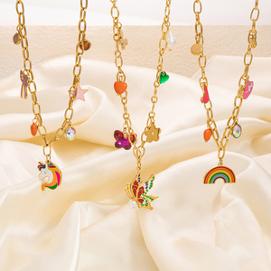 สร้อยคอจี้รูปผีเสื้อสีรุ้ง ชุบทอง 18K ของขวัญเครื่องประดับสำหรับผู้หญิง แฟชั่นสร้อยคอคล้องไหปลาร้าพร้อมจี้หลากสี - Product Image 1