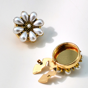 Jinyi Button Fashionable Shell Clothes Button Cover with Pearl Logo Custom Decorative Metal Button Cover for Women Shirt - Product Image 4