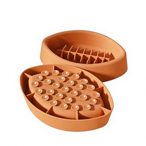 Bandeja para lamer para mascotas, éxito de ventas transfronterizo de Amazon, tazón de alimentación lenta con ventosa de silicona, resistente a las caídas, fácil de limpiar y seguro. - Product Image 1