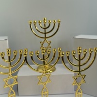 Ménorah Traditionnelle Brillante en Alliage de Zinc Plaqué Or Sculpté avec Étoile de David, Chandelier Juif à Sept Branches