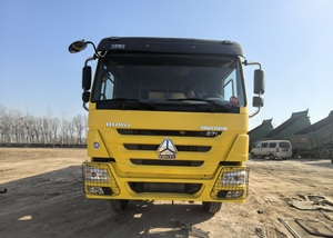 Camion à benne basculante HOWO d'occasion, diesel automatique Euro 3, 30T, camion lourd 8x4, 371, bon état - Product Image 2
