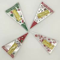 Sacs en PE triangle de Noël imprimés sur mesure Emballage de cadeau des Fêtes de qualité alimentaire Père Noël motifs flocon de neige bonbons et conserves
