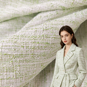 <span class=keywords><strong>Tissu</strong></span> en tweed bouclé texturé en polyester à <span class=keywords><strong>carreaux</strong></span> verts <span class=keywords><strong>et</strong></span> blancs pour vestes <span class=keywords><strong>et</strong></span> robes printemps-été - Product Image 1