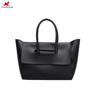 Sac fourre-tout élégant noir surdimensionné avec poignée supérieure, à rabat minimaliste, pour femme, idéal pour le bureau, le quotidien et le shopping – Prêt à expédier, commande en gros mixte - Product Image 1