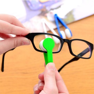 Outil de nettoyage de lunettes avec tampon doux, brosse de nettoyage portable pour l'entretien des lunettes - Product Image 2