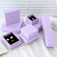 Boîtes cadeaux en papier pour bijoux, prêtes à être expédiées, pliables, avec finition brillante gaufrée, personnalisables, couleur violette, couvercle et base