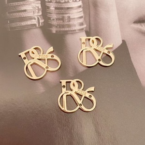 Étiquettes personnalisées en métal doré avec logo, design lettré, étiquettes faites à la main, quincaillerie gravée, petite étiquette métallique pour hijab - Product Image 2