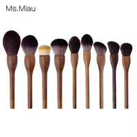 Ensemble de pinceaux de maquillage de luxe vegan professionnel personnalisé Kit de maquillage cosmétique de marque privée avec manche en bois de haute qualité