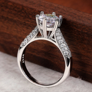 Anello a Forma di Cuore con Sei Punte e Cristalli Pavé per Donne, Tono Argento, Accessorio per Uso Quotidiano e Feste - Product Image 4