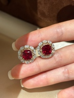 18K Gold Labor-Gezüchteter Rubin Diamant-Schmuckset Kissenförmiger Roter Edelstein Anhänger Ohrringe Halskette als Geschenk