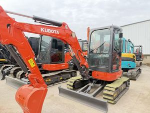 Kubota U27 de Giro Cero para Espacios Reducidos - Fácil Acceso, Ideal para Trabajos Municipales/de Jardinería - Product Image 5