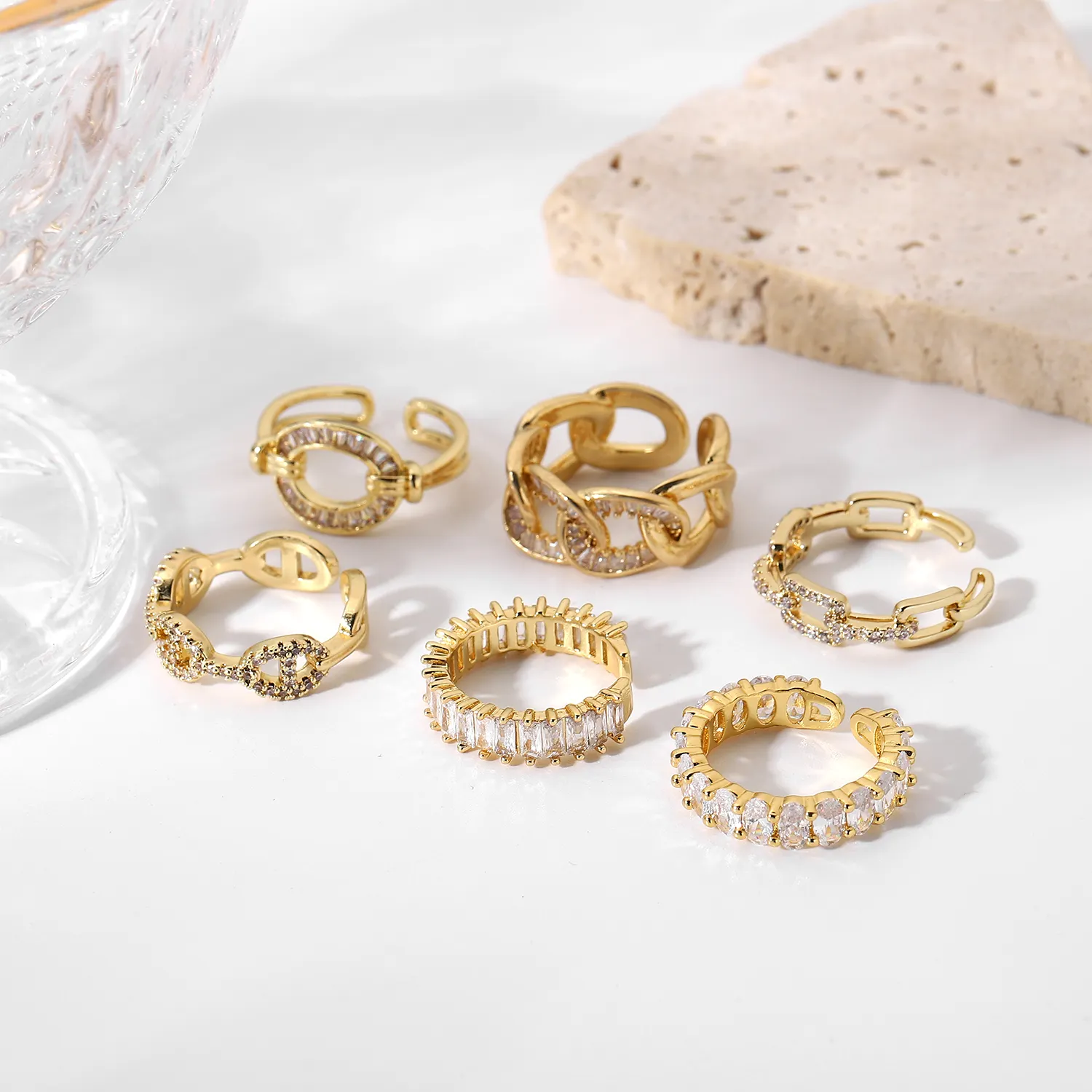 Anelli placcati oro 18K con zircone cubico, anello regolabile aperto brillante con zircone CZ con pietra pavé impilabile con eternità di nozze