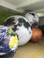 Festival Scientifique BOYI - Ballons Gonflables Planètes Lune Terre Saturne Mars