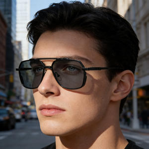 Gafas de Sol Cuadradas para Hombre KSL-98390, Lentes de PC con Protección UV400, Marco de Metal y Plástico, Color Negro, Empaque en Caja, Estilo para Conducir al Aire Libre - Product Image 2