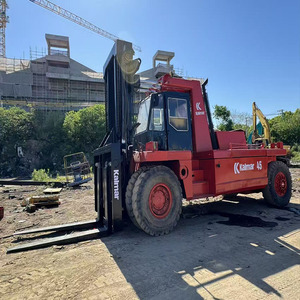 Chariot élévateur diesel Kalmar DCD450 d'occasion de 45 tonnes avec mât à trois sections - Product Image 1