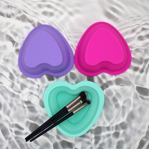 Tapis de nettoyage pliable en silicone pour pinceaux de maquillage, outil de beauté pour le lavage des éponges et des houppettes, usage domestique - Product Image 5