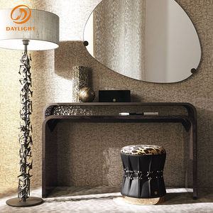 Lampadaire moderne de luxe avec base sculpturale en métal doré et abat-jour en tissu, style Art Déco, pour hall d'hôtel - Product Image 2