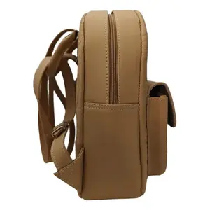 Mochila Fana Karolina Camel de piel de vaca tallada, 5L, correa de hombro arqueada, uso diario, unisex - Product Image 5