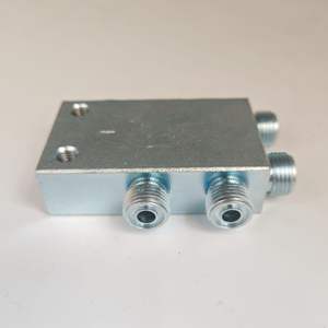 Connecteur hydraulique quatre voies Doosan pour accessoires de mât D20G D25G D30G, montage sur panneau, métal argenté - Product Image 5