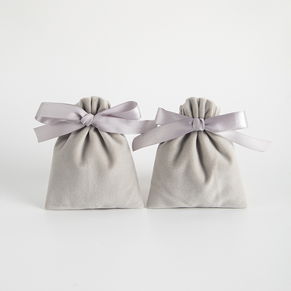 Bolsa gris con cinta gris
