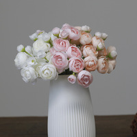 Mini Bouquet de 24 Têtes de Marguerites Artificielles en Soie Faits Main avec Feuilles – Idéal pour Noël, Nouvel An, Halloween, Décoration de Table à Domicile