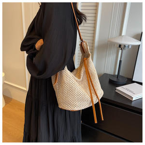 Bolso de hombro informal en forma de U para mujer, vacaciones de verano, bolso de viaje bohemio, bandolera, decoración bordada, tipo de cierre abierto - Product Image 3