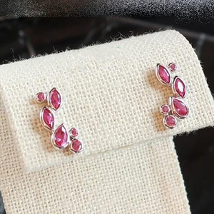 Orecchini a Perno con Fiore Geometrico per Donne, Eleganti Orecchini Pendenti Minimalisti con Zirconi, Regalo alla Moda - Product Image 6