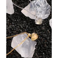 Collier caméra espion avec design personnalisé, pour importateurs mondiaux, structure robuste en chaîne de blé, cadeau unique pour Mère/Maman