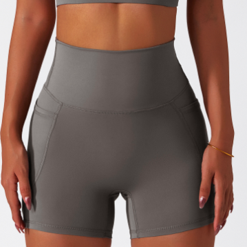 กางเกงขาสั้นสีเทา