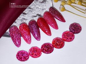 เจลยูวีสีแดงประกายวิบวับและแคทอายแบบใหม่จากโรงงาน ผลิตภัณฑ์ความงามสร้างแบรนด์ของคุณเองได้ ขายส่ง - Product Image 3