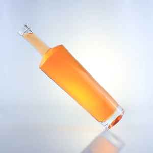 Bouteille de rhum en verre blanc cristal à fond épais régulier de 500ml 700ml 750ml Capacités Vodka Brandy <span class=keywords><strong>Tequila</strong></span> Bouchon en liège spécial - Product Image 1