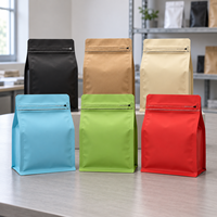 Sachets d'emballage de café colorés en stock avec fermeture éclair refermable et fond plat pour grains torréfiés – Sac de café en gros