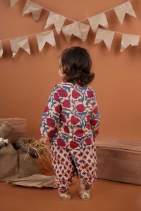 ชุดคุรตะผ้าฝ้ายแท้พิมพ์ลายดอกไม้สำหรับเด็กผู้ชาย คอจีน พร้อมกางเกงโดติ - Product Image 4