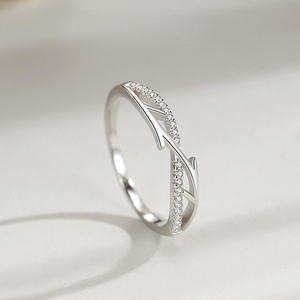 Bague éternelle Ada Jewelry Joyeria Fina en argent sterling S925, design simple et unique de branches d'arbre entrelacées, pour femmes - Product Image 2