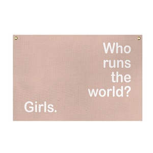 <span class=keywords><strong>Drapeau</strong></span> en toile « WHO RUNS the WORLD GIRLS » 2,5x1,6FT – Bannière murale personnalisée pour chambre, dortoir, fête <span class=keywords><strong>féministe</strong></span>, événement, cadeau, vente en gros - Product Image 1