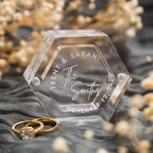 Boîte de bague de mariage hexagonale transparente en acrylique personnalisé Boîte de <span class=keywords><strong>porteur</strong></span> de bijoux de mariage en lucite - Product Image 4