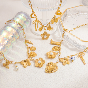 Collier plaqué or fait main en alliage de zinc avec pendentif cœur et fleur, chaîne de clavicule pour femme, bijou cadeau, origine Yiwu XL31345 - Product Image 1